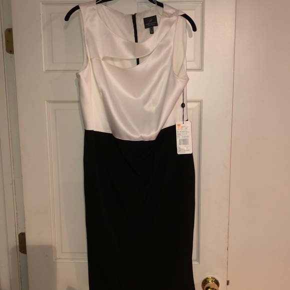Adrianna Papell size 12 cream white & black dress with cut out at neck NWT - Picture 7 of 16